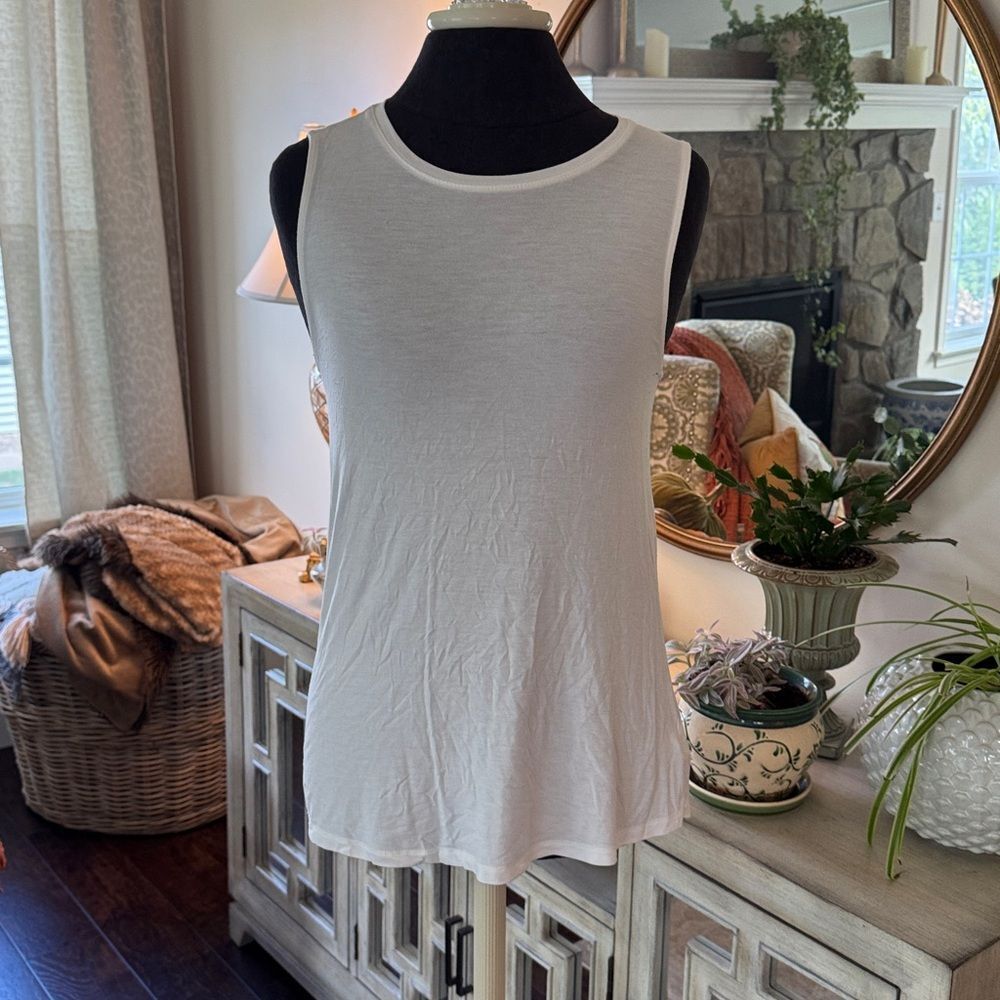 White Sleeveless Tank Top extra small